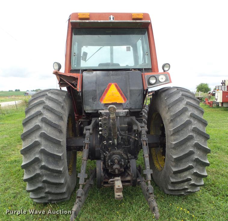 image for item L5683 1984 International 5288 MFWD tractor