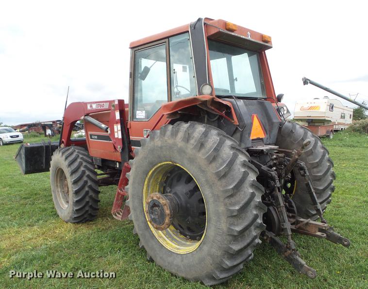 image for item L5683 1984 International 5288 MFWD tractor
