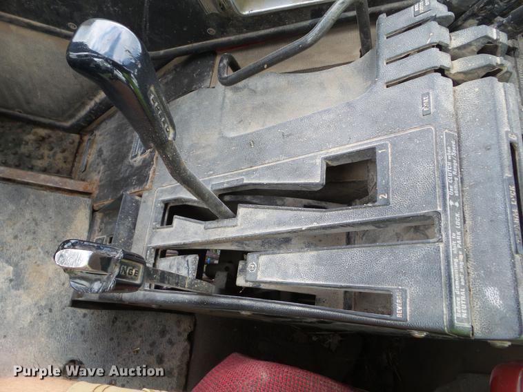 image for item L5683 1984 International 5288 MFWD tractor