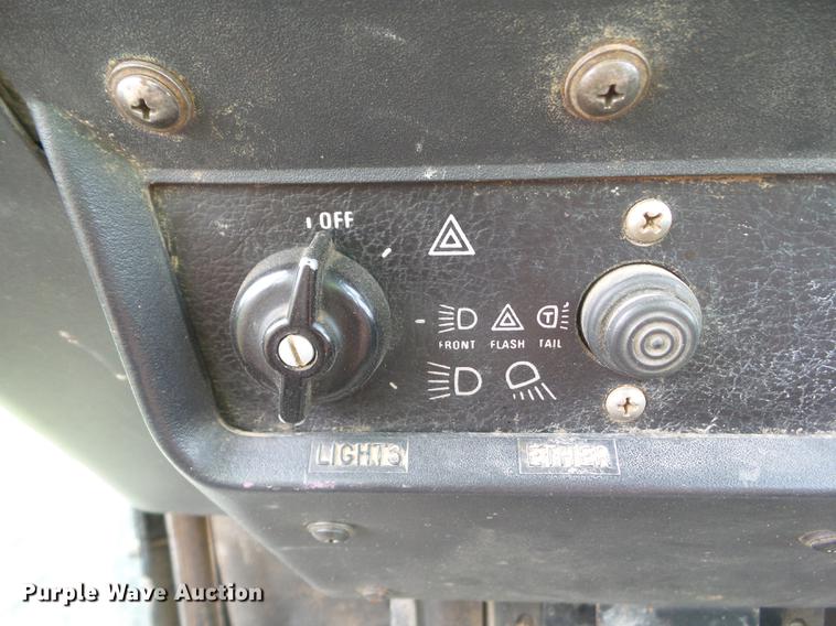 image for item L5683 1984 International 5288 MFWD tractor