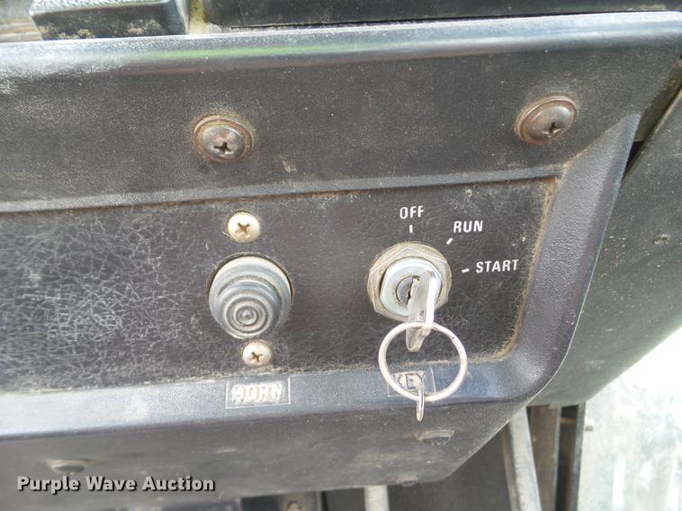 image for item L5683 1984 International 5288 MFWD tractor