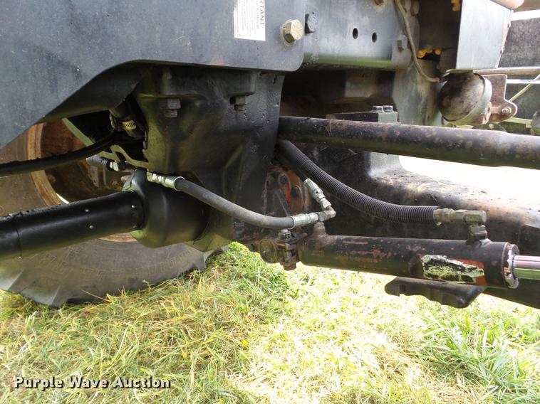 image for item L5683 1984 International 5288 MFWD tractor