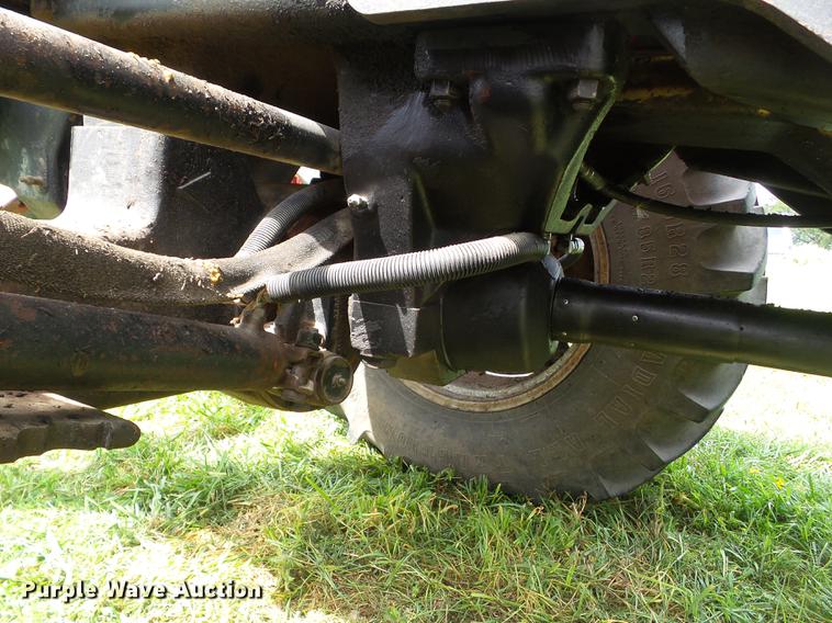 image for item L5683 1984 International 5288 MFWD tractor