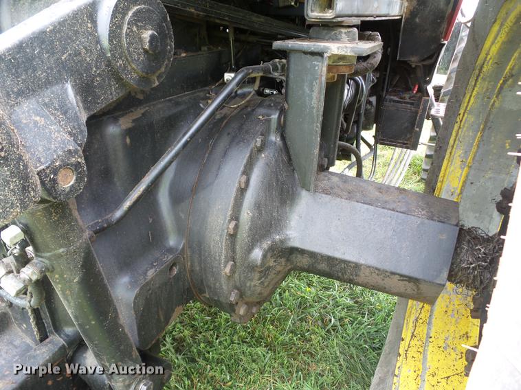 image for item L5683 1984 International 5288 MFWD tractor