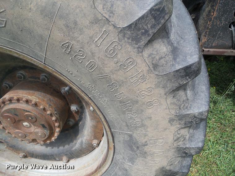 image for item L5683 1984 International 5288 MFWD tractor