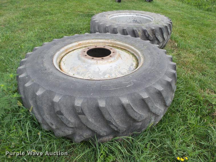 image for item L5683 1984 International 5288 MFWD tractor