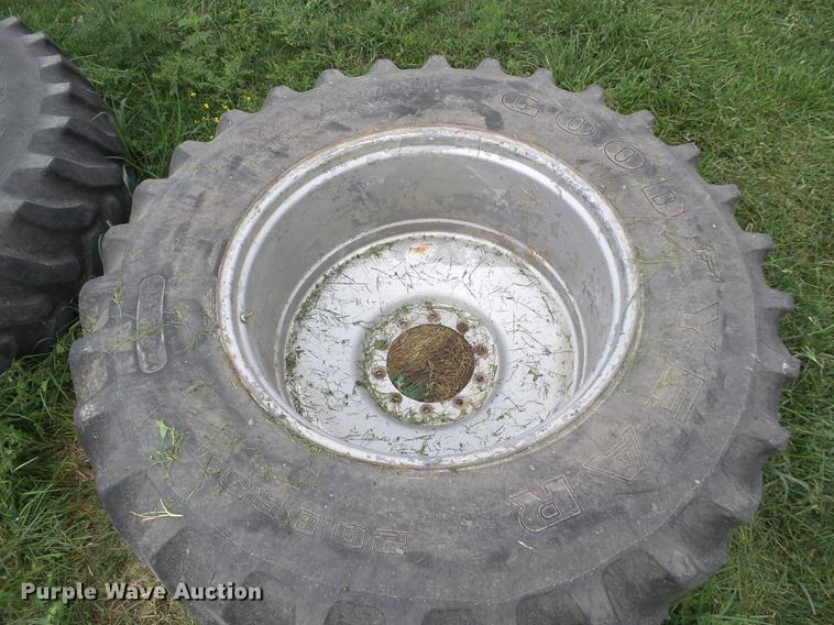 image for item L5683 1984 International 5288 MFWD tractor