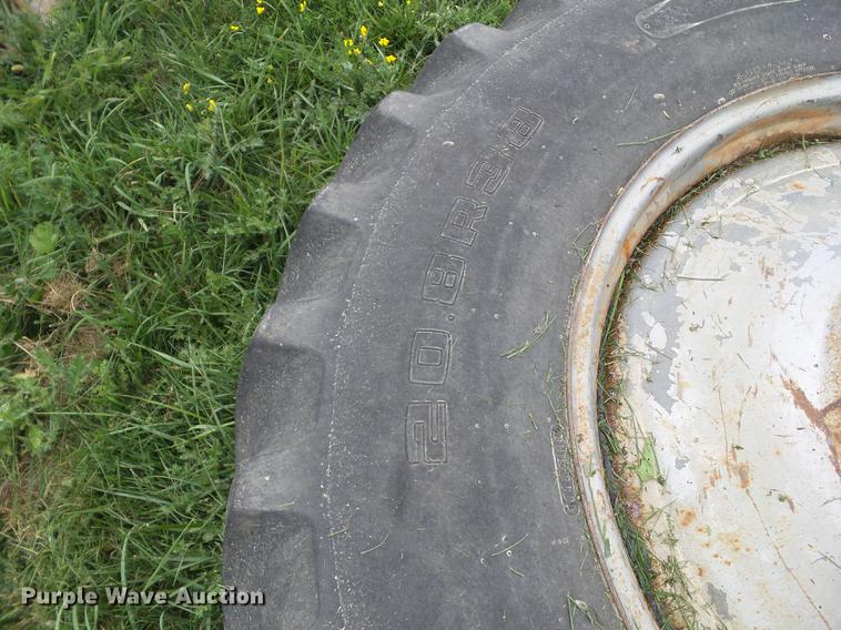 image for item L5683 1984 International 5288 MFWD tractor