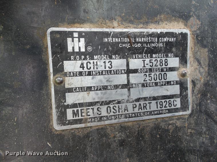 image for item L5683 1984 International 5288 MFWD tractor