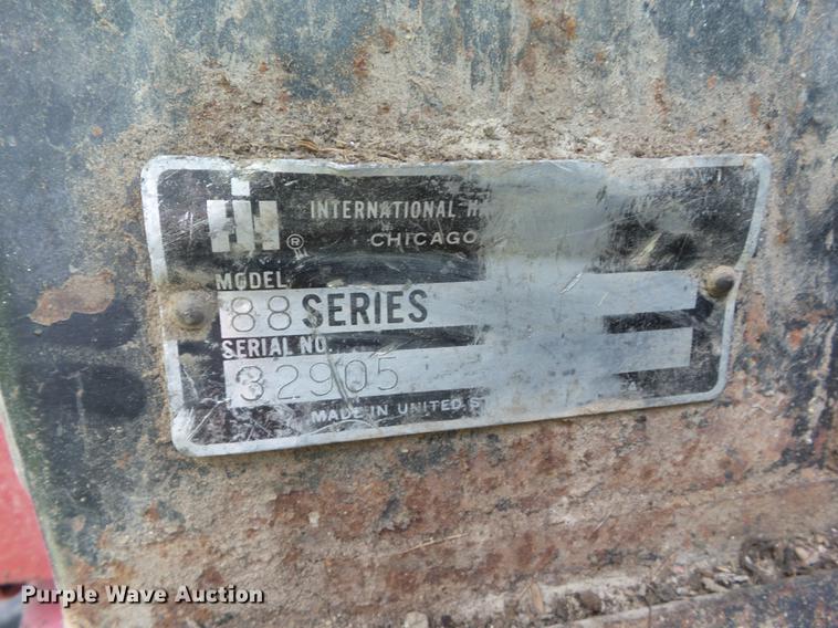 image for item L5683 1984 International 5288 MFWD tractor