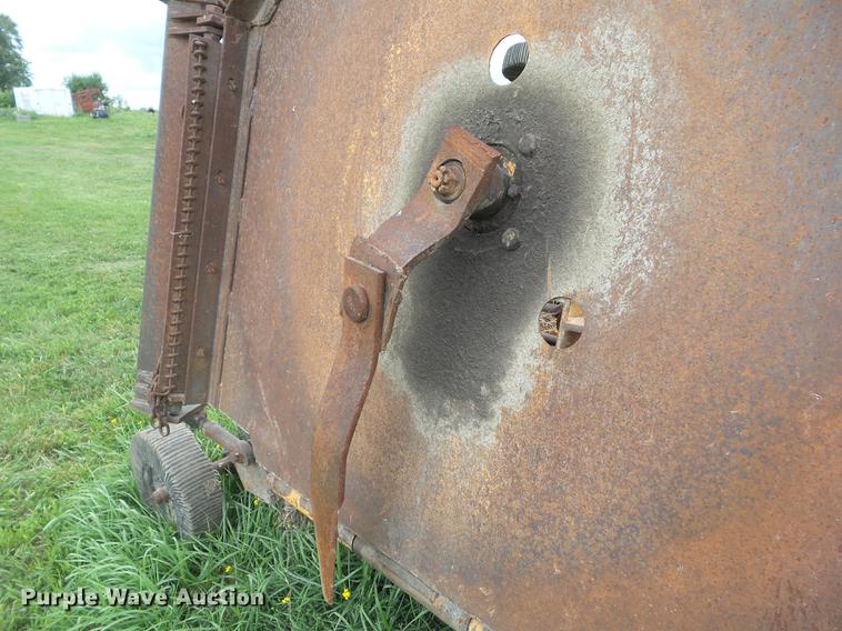 image for item L5685 Batwing rotary mower