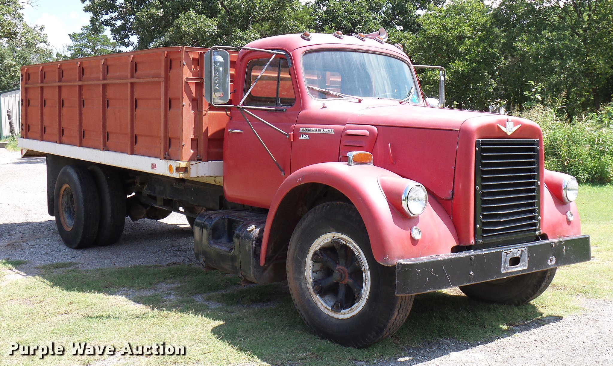 1961 International 195A grain truck in Stillwater, OK Item DD8342