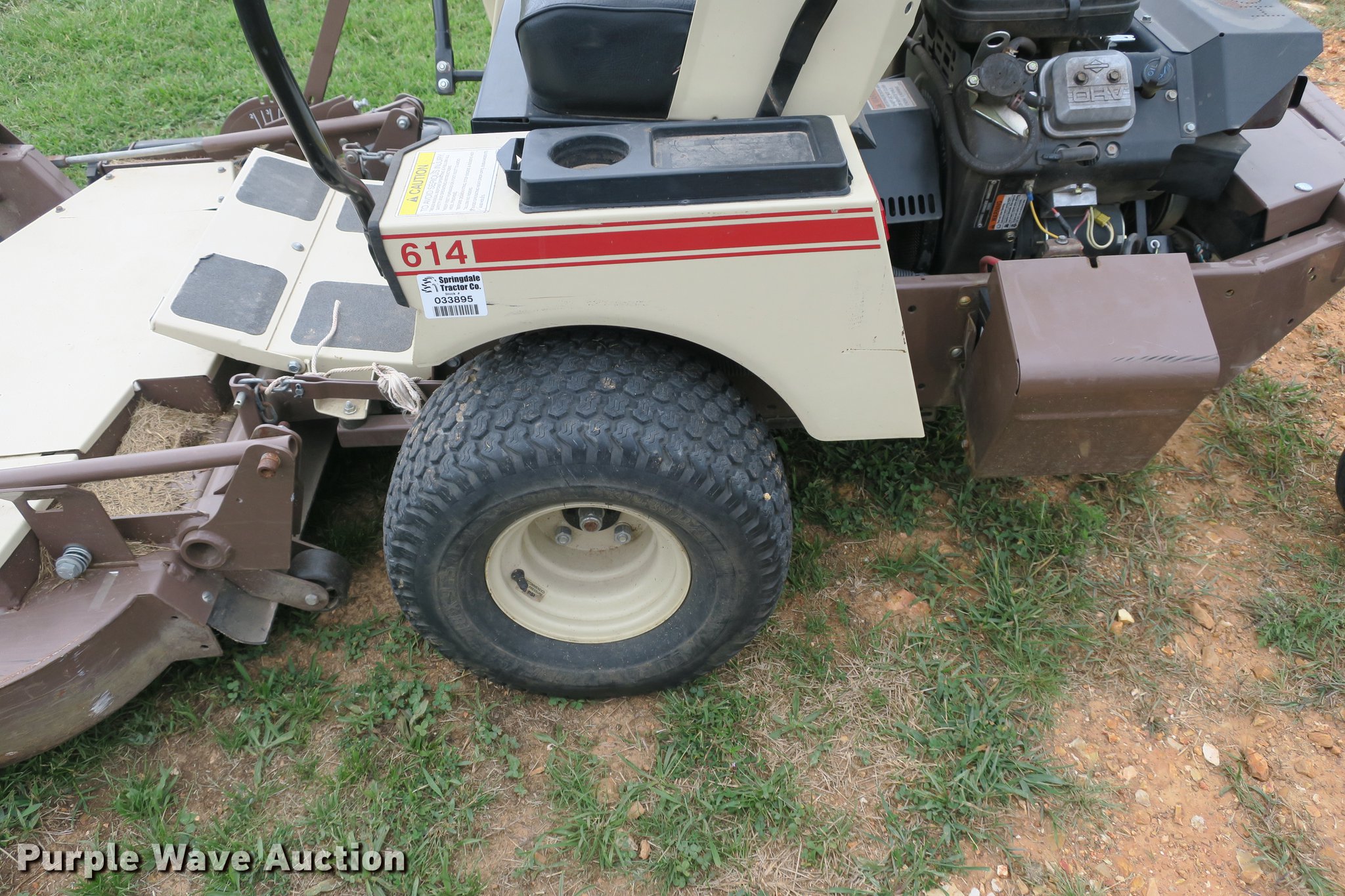 614 ZTR lawn mower in Springdale, AR Item EK9701 sold