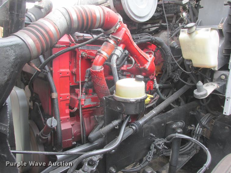 image for item DA8261 2007 Kenworth T600 semi truck