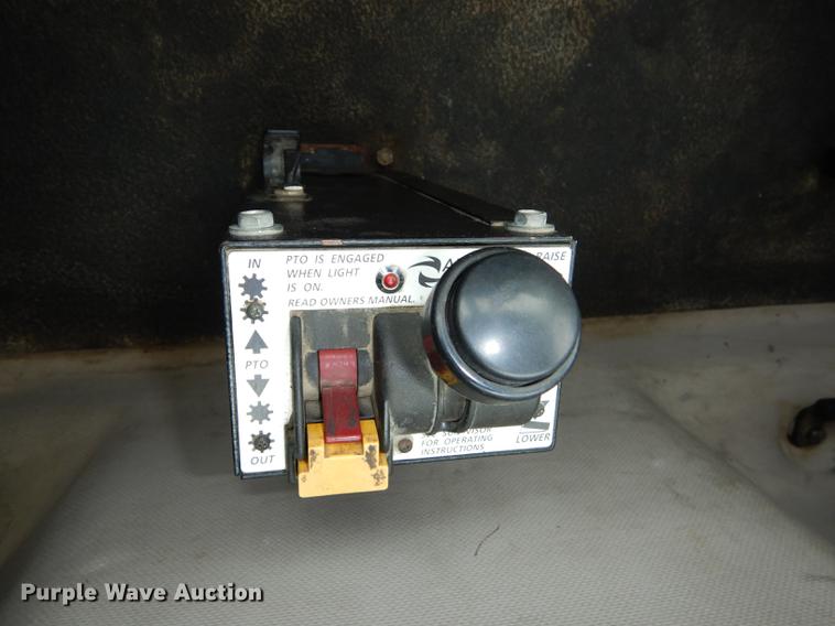 image for item DB8344 2006 Mack CHN613 semi truck