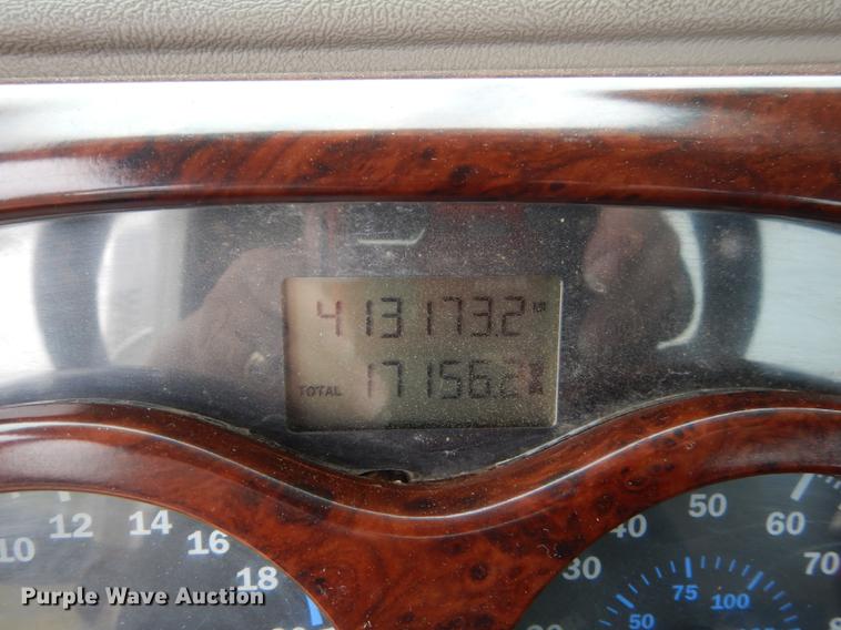 image for item DB8344 2006 Mack CHN613 semi truck