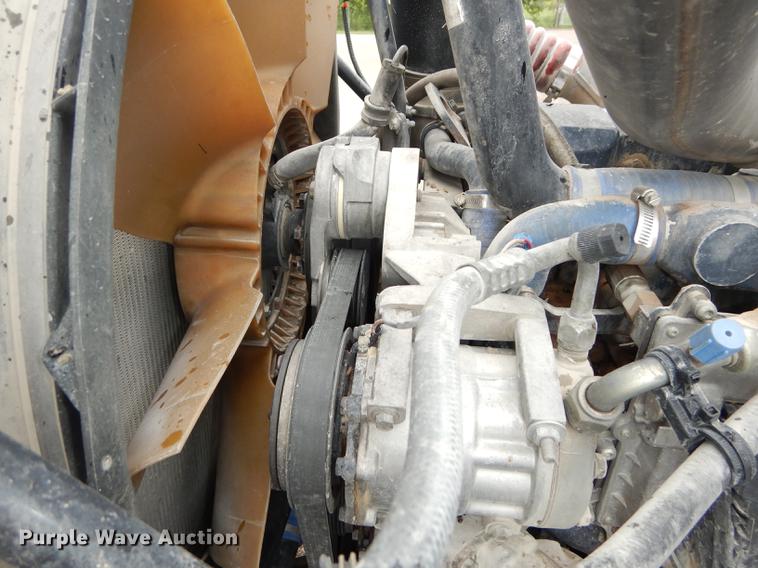 image for item DB8344 2006 Mack CHN613 semi truck