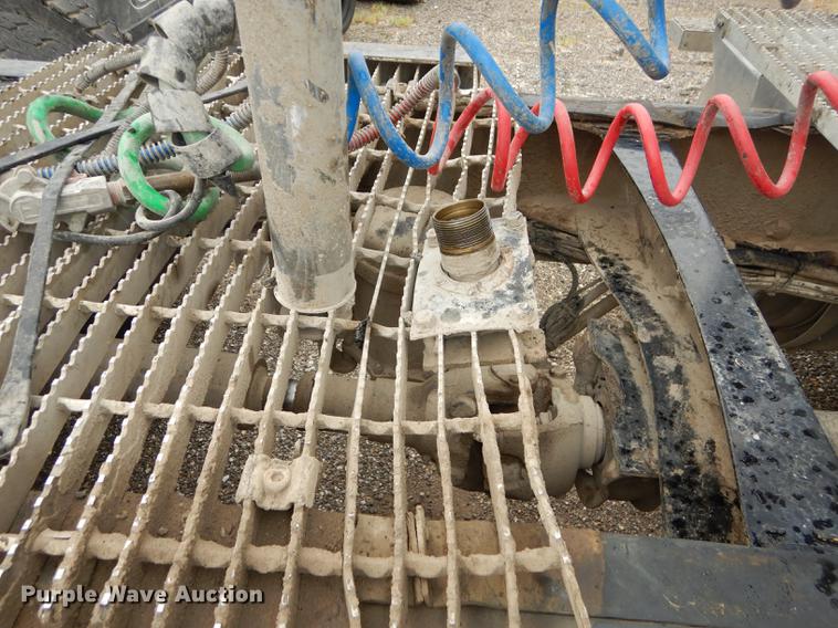 image for item DB8344 2006 Mack CHN613 semi truck