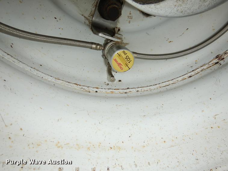 image for item DB8344 2006 Mack CHN613 semi truck