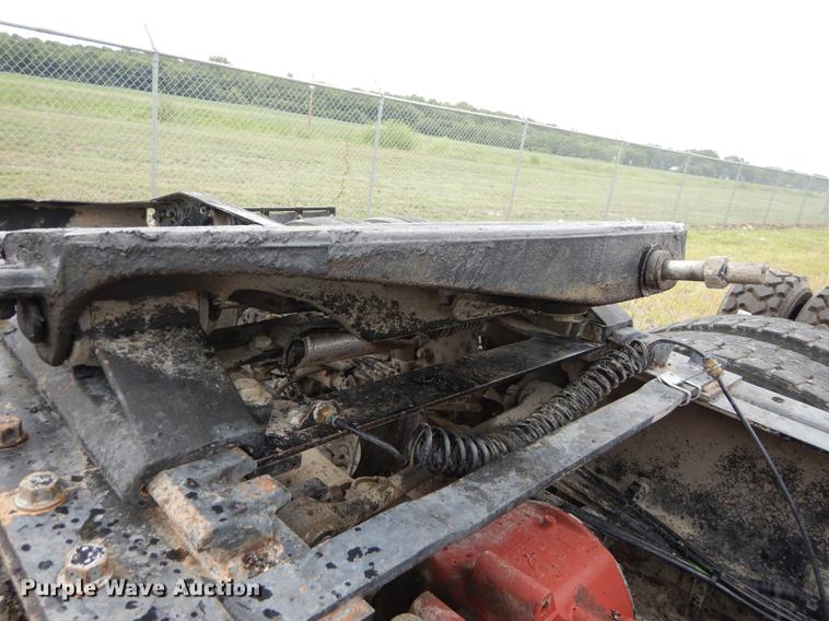 image for item DB8344 2006 Mack CHN613 semi truck