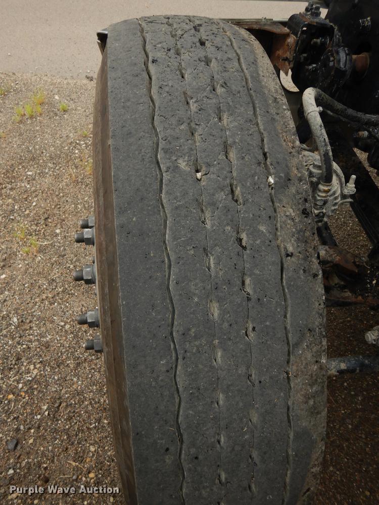 image for item DB8344 2006 Mack CHN613 semi truck