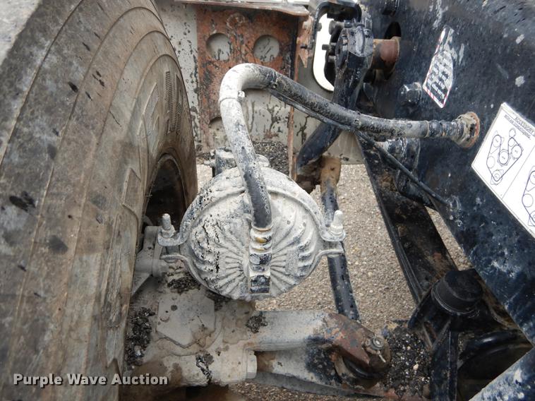 image for item DB8344 2006 Mack CHN613 semi truck