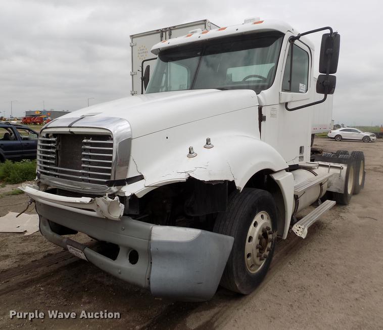 image for item DB9214 2003 Freightliner Columbia semi truck