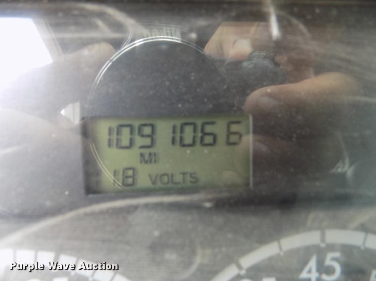 image for item DB9214 2003 Freightliner Columbia semi truck