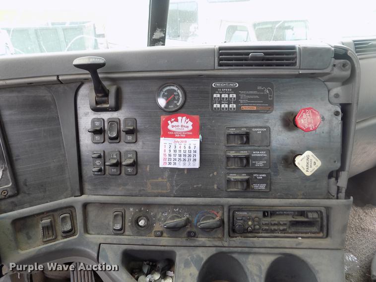 image for item DB9214 2003 Freightliner Columbia semi truck