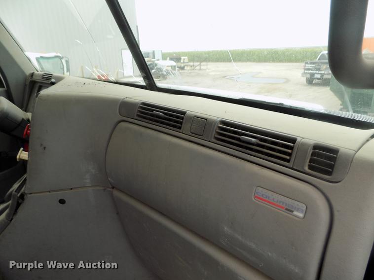 image for item DB9214 2003 Freightliner Columbia semi truck