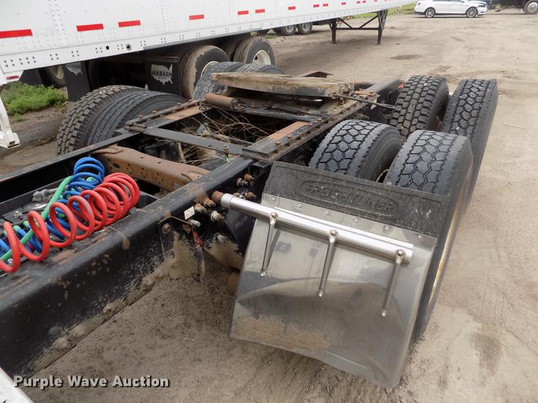 image for item DB9214 2003 Freightliner Columbia semi truck