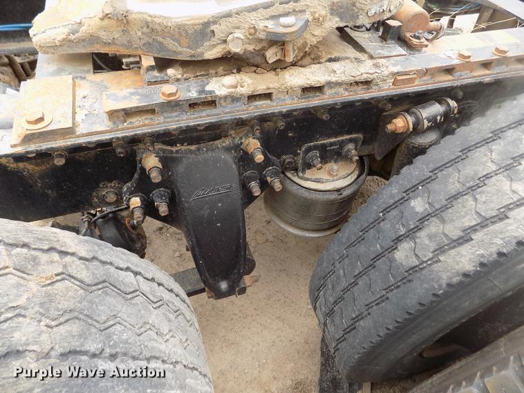 image for item DB9214 2003 Freightliner Columbia semi truck