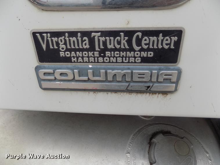 image for item DB9214 2003 Freightliner Columbia semi truck