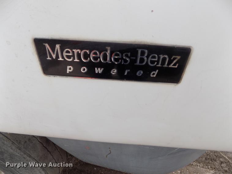 image for item DB9214 2003 Freightliner Columbia semi truck