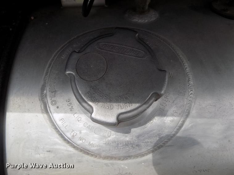 image for item DB9214 2003 Freightliner Columbia semi truck