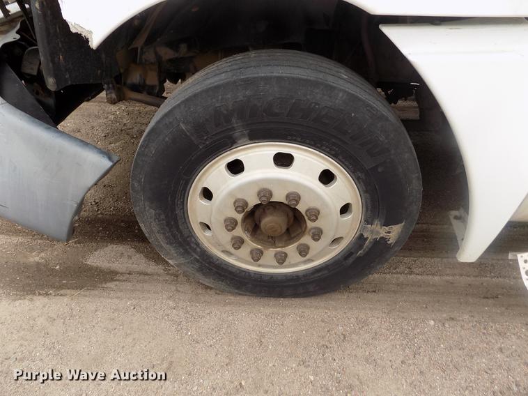 image for item DB9214 2003 Freightliner Columbia semi truck