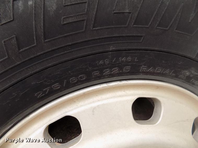 image for item DB9214 2003 Freightliner Columbia semi truck