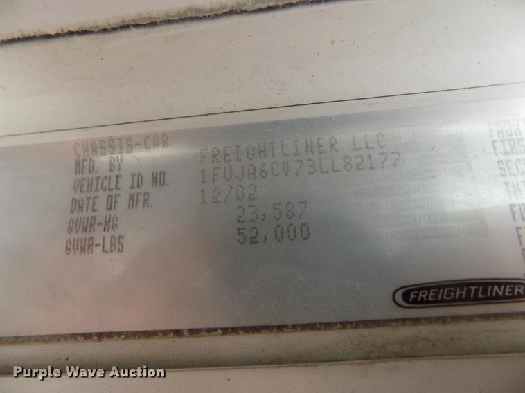 image for item DB9214 2003 Freightliner Columbia semi truck