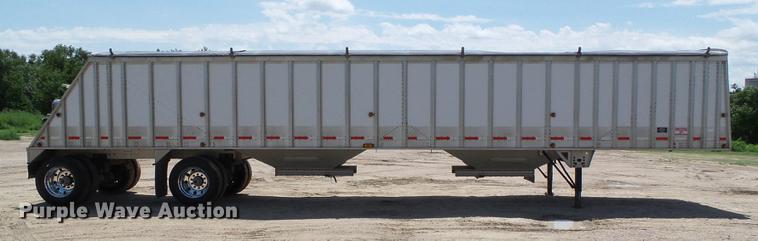 image for item DD5812 2010 Corn Husker 800 Ultra-Lite double hopper bottom grain trailer