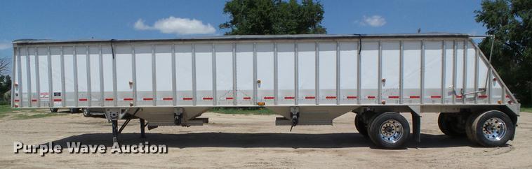image for item DD5812 2010 Corn Husker 800 Ultra-Lite double hopper bottom grain trailer