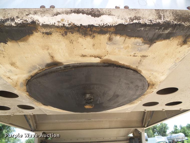 image for item DD5812 2010 Corn Husker 800 Ultra-Lite double hopper bottom grain trailer