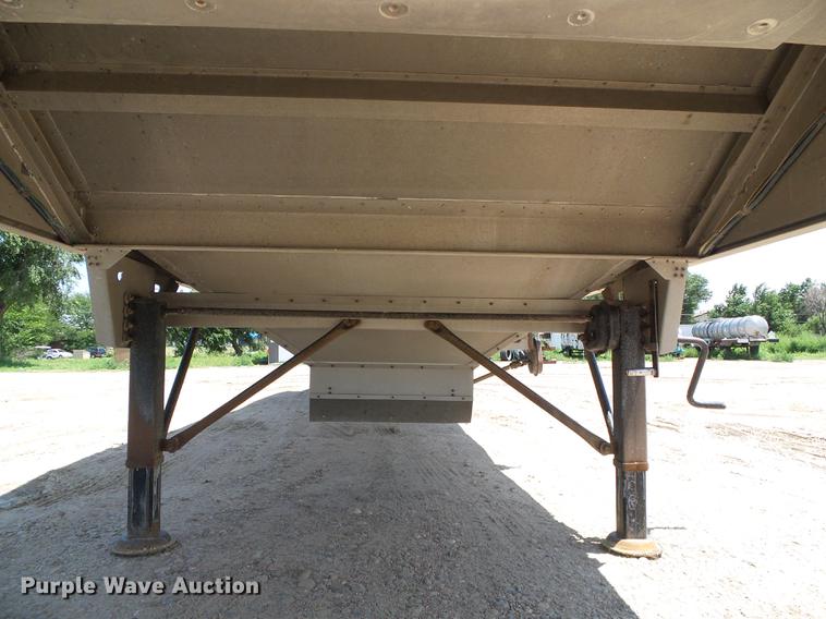 image for item DD5812 2010 Corn Husker 800 Ultra-Lite double hopper bottom grain trailer