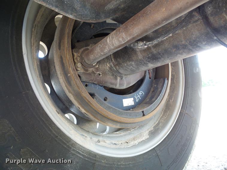 image for item DD5812 2010 Corn Husker 800 Ultra-Lite double hopper bottom grain trailer