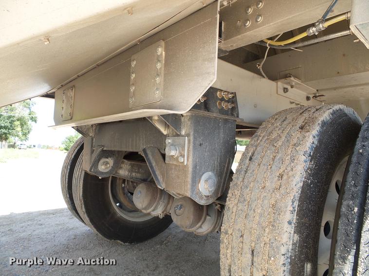 image for item DD5812 2010 Corn Husker 800 Ultra-Lite double hopper bottom grain trailer