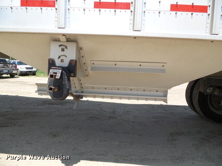 image for item DD5812 2010 Corn Husker 800 Ultra-Lite double hopper bottom grain trailer
