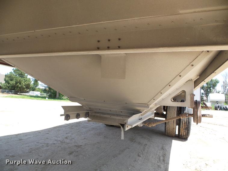 image for item DD5812 2010 Corn Husker 800 Ultra-Lite double hopper bottom grain trailer