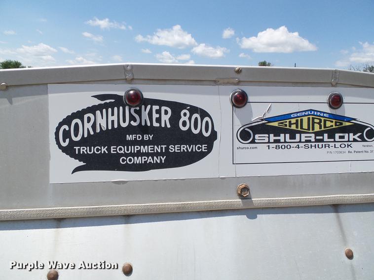 image for item DD5812 2010 Corn Husker 800 Ultra-Lite double hopper bottom grain trailer
