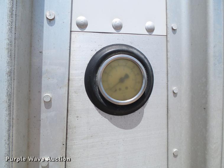 image for item DD5812 2010 Corn Husker 800 Ultra-Lite double hopper bottom grain trailer