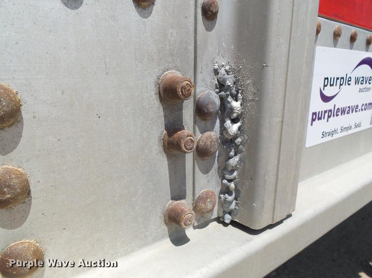 image for item DD5812 2010 Corn Husker 800 Ultra-Lite double hopper bottom grain trailer