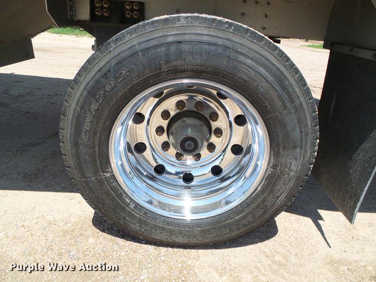 image for item DD5812 2010 Corn Husker 800 Ultra-Lite double hopper bottom grain trailer